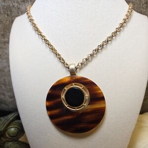 Vintage Faux Tortoise Pendant Necklace